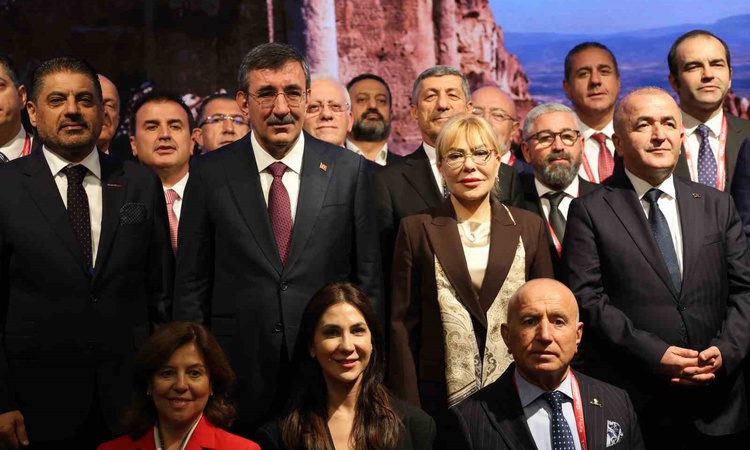 Son Gelişme: Cumhurbaşkanı Yardımcısı Yılmaz: "Ülkemizi kesinlikle bir maceraya atmayarak sağlam bir şekilde y