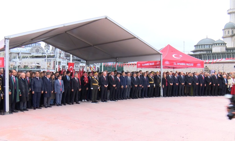 Son Gelişme: Cumhuriyet'in 103'üncü yılı için Taksim'de çelenk töreni yapıldı