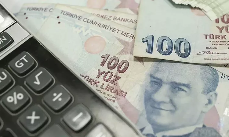 Son Gelişme: DİSK-AR: Ağustos'ta asgari ücret enflasyona 6 bin 196 lira kaybetti - Son Dakika Bilgileri