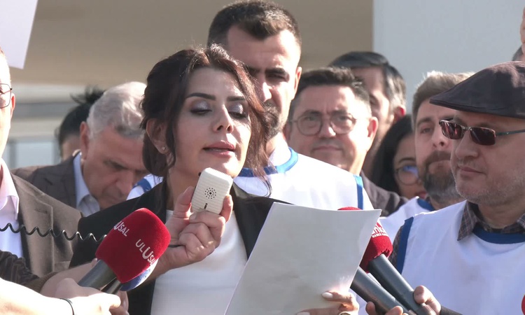 Son Gelişme: Diş hekimleri Sağlık Bakanlığı önünde aile diş hekimliği istedi ve Merak Edilenler