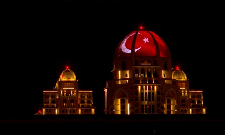 Son Gelişme: Doha'daki simge yapılar 29 Ekim'de Türk bayrağı renkleriyle ışıklandırıldı ve Merak Edilenler