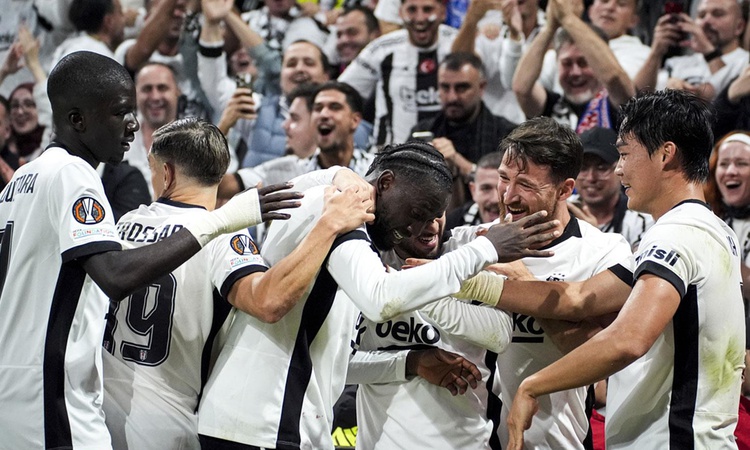 Son Gelişme: Dolmabahçe'de 4 gol, 1 kırmızı kart! Beşiktaş Avrupa'da namağlup ilerliyor
