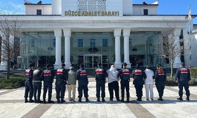 Son Gelişme: Düzce Valiliği asayiş bilançosunu tüm detaylarıyla paylaştı, aranan 45 şahıs yakalandı ve Merak E