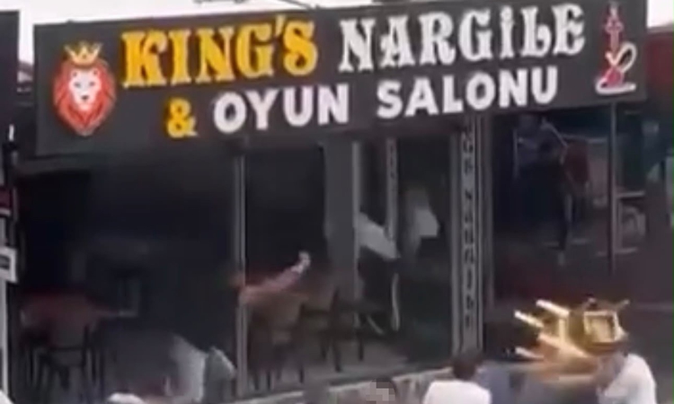 Son Gelişme: Elazığ Ataşehir'de oyun salonundaki kavgada sandalyeler uçuştu, 1 kişi yaralandı: Gelişmeler Taki