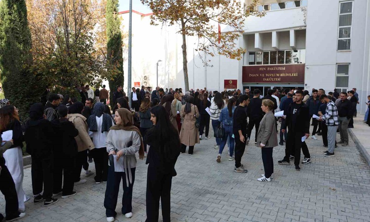 Son Gelişme: Elazığ'da KPSS ortaöğretim oturumu resmen start aldı, binlerce aday salonlarda ter döktü | İşte T