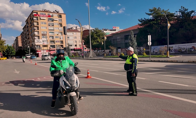 Son Gelişme: Elazığ'da motosiklet denetiminde 63 sürücüye 1 milyon 311 bin 652 lira ceza kesildi