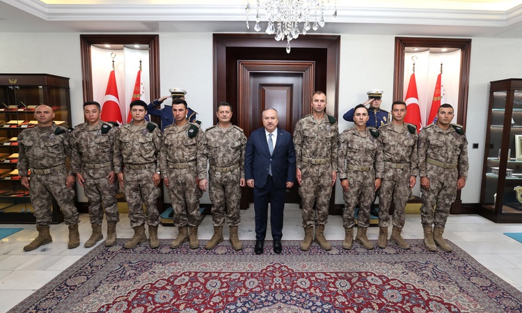 Son Gelişme: Emniyet Genel Müdürü Ali Fidan, BORAN'da birinci olan Özel Harekatçıları kabul etti | İşte Tüm Ay