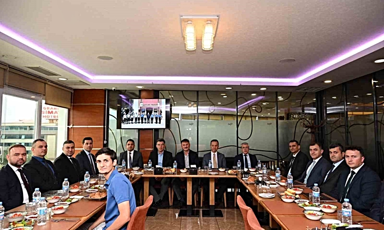 Son Gelişme: Erzincan Emniyet Müdürü Baybaba, kentten ayrılışı nedeniyle veda yemeğiyle uğurlandı - Son Dakika
