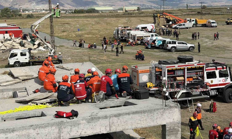 Son Gelişme: Erzincan merkezli 6,9'luk deprem tatbikatında 1052 personel görev aldı: Gelişmeler Takip Ediliyor