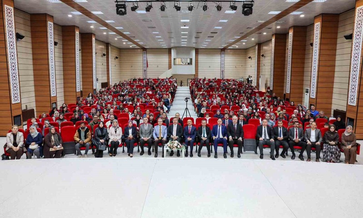 Son Gelişme: Erzincan Valisi Aydoğdu eğitimciler ve velilerle okul güvenliği toplantısına katıldı - Son Dakika