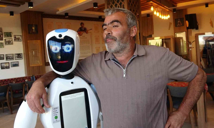 Son Gelişme: Erzurumlular robot Şukufe’yi çok sevdi: "Ağzı olsa cağ kebabı yiyecek" - Son Dakika Bilgileri