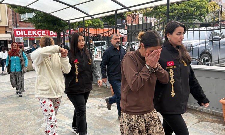 Son Gelişme: Eskişehir'de 2 evden hırsızlık iddiasıyla 2 zanlı hakkında tutuklama kararı verildi, 168 bin lira