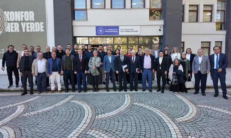 Son Gelişme: Eskişehir Gençlik ve Spor İl Müdürlüğü toplantısında tesis ve yurtlar ele alındı