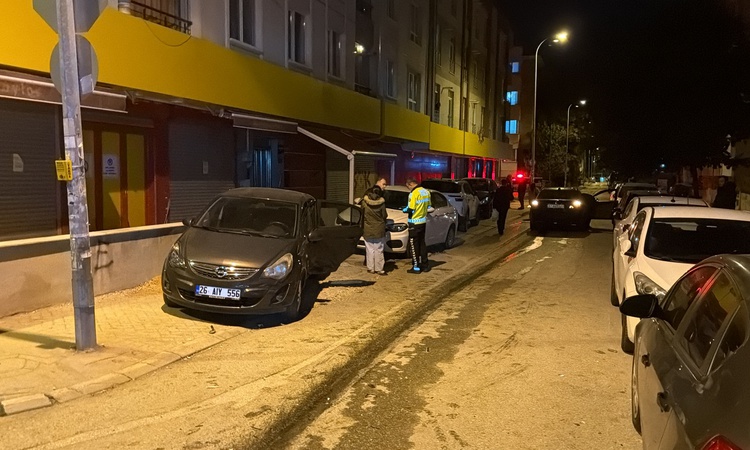 Son Gelişme: Eskişehir Tepebaşı'nda iki otomobil çarpıştı, 1'i çocuk 7 kişi yaralandı ve Merak Edilenler