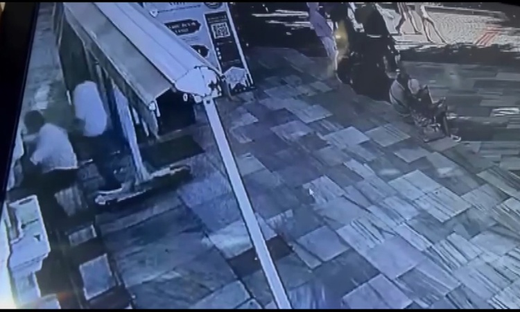 Son Gelişme: Fatih'te camide abdest alırken bıraktığı çanta çalındı! İçinde 15 bin euro ve 89 bin dolar vardı