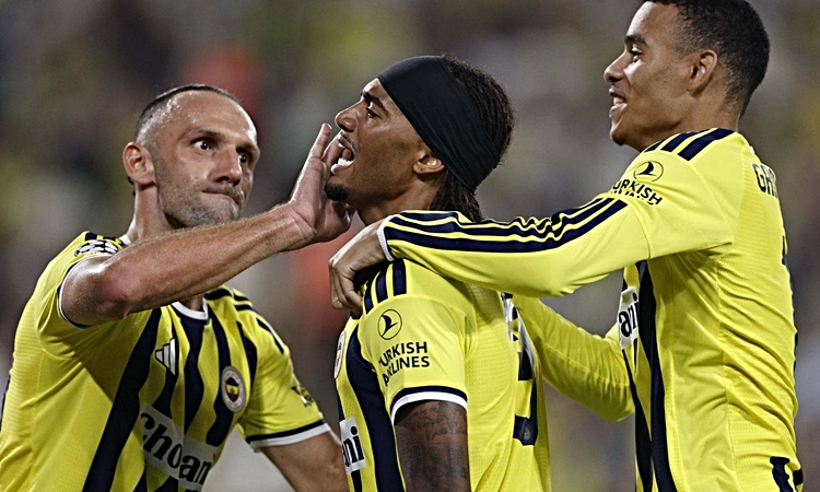 Son Gelişme: Fenerbahçe'de İsmail Kartal sonrası takımın başında olacak isim netlik kazandı: Gelişmeler Takip