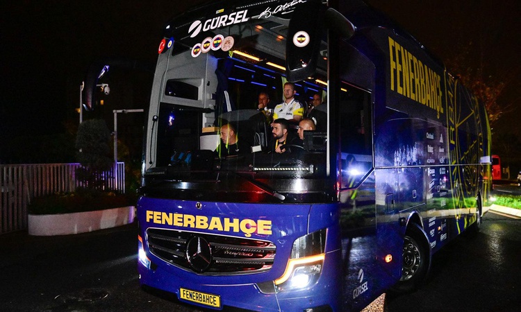 Son Gelişme: Fenerbahçe otobüsü tesislere döndü! Görenler şaşırdı: Gelişmeler Takip Ediliyor