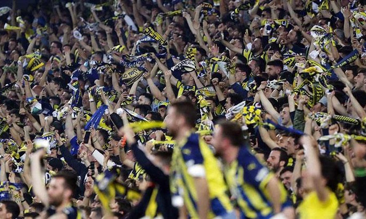 Son Gelişme: Fenerbahçe taraftarını illallah ettiren isme 2 talip birden | İşte Tüm Ayrıntılar