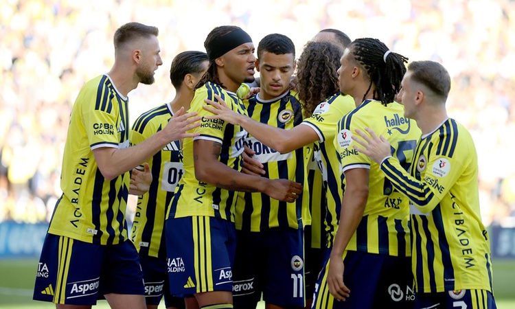Son Gelişme: Fenerbahçe'ye FIFA'dan 3 dönem transfer yasağı! Ödeme yapılırsa kalkacak: Gelişmeler Takip Ediliy