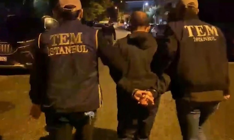 Son Gelişme: FETÖ'nün gaybubet evlerine yönelik İstanbul operasyonunda 6 şüpheli yakalanarak gözaltına sevk ed