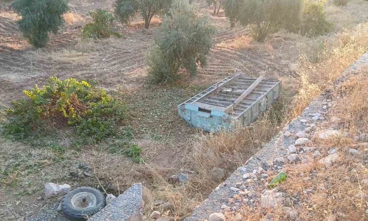 Son Gelişme: Fıstık yüklü traktör devrildi: 1 ağır yaralı: Gelişmeler Takip Ediliyor