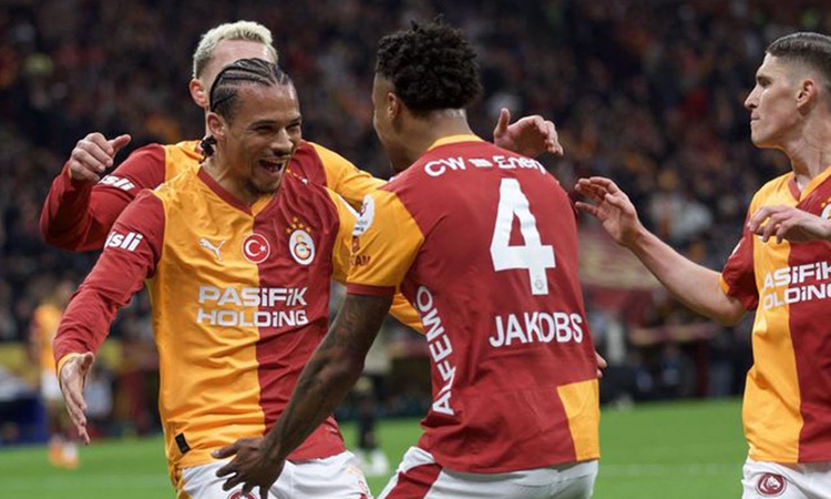 Son Gelişme: Galatasaray’da ayrılık kararı! Okan Buruk Jakobs’un biletini kesti ve Merak Edilenler