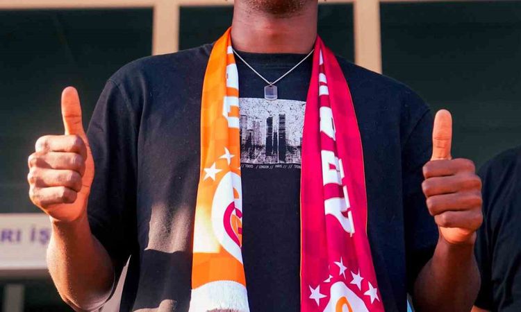 Son Gelişme: Galatasaray, Bitshiabu'yu Kiraladı: Gelişmeler Takip Ediliyor