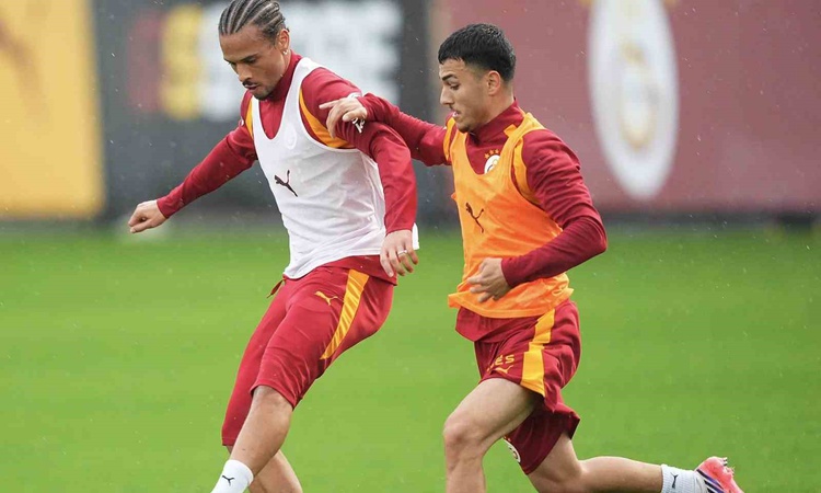 Son Gelişme: Galatasaray, Kasımpaşa maçı için Kemerburgaz'da günü çift antrenmanla tamamladı.