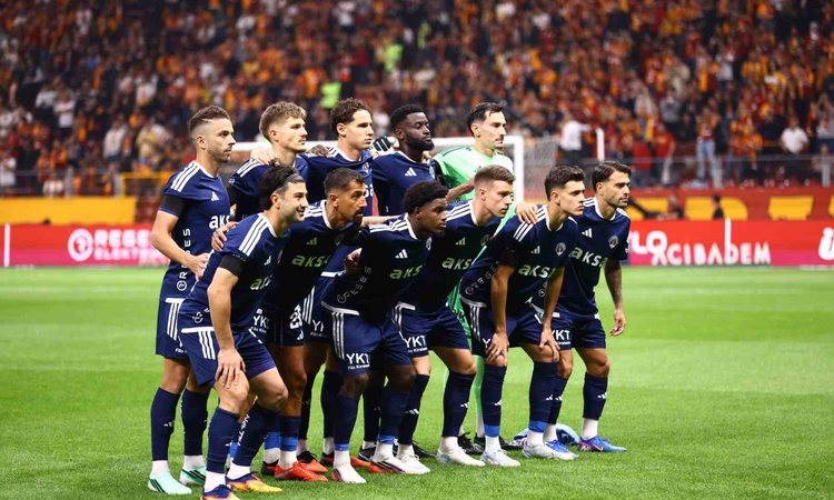 Son Gelişme: Galatasaray, Kasımpaşa'yı 3-1 yenerek Süper Lig'de yenilmeyen takım bırakmadı ve Merak Edilenler