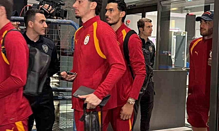 Son Gelişme: Galatasaray, Trabzonspor maçı için Trabzon'a geldi, 4 isim kafilede yok - Son Dakika Bilgileri