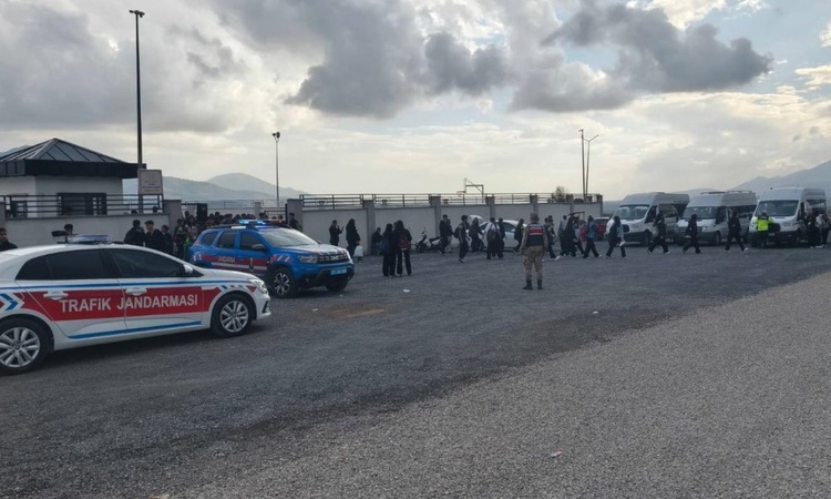 Son Gelişme: Gaziantep'te jandarma, 540 okul çevresinde 181 aranan şahıs yakaladı - Son Dakika Bilgileri