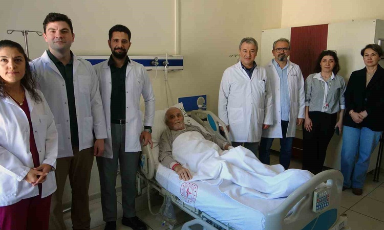 Son Gelişme: Giresun'da pelvik böbrek anomalili mesane kanseri ameliyatı Türkiye'de ilk kez oldu ve Merak Edil