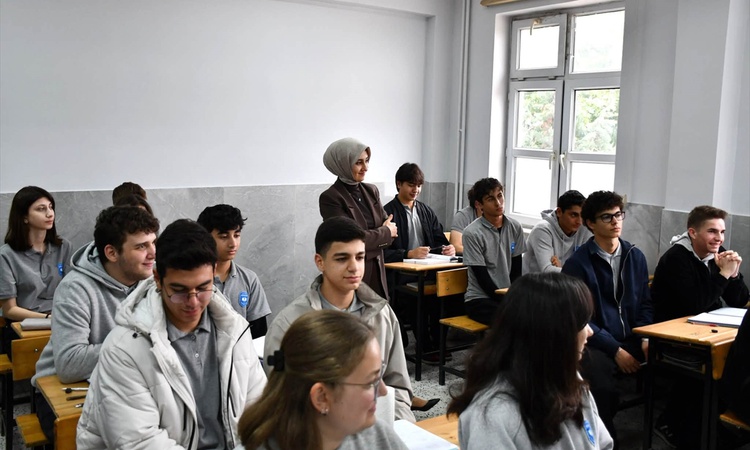 Son Gelişme: Gümüşhacıköy Kaymakamı Güneş, Hasan Coci Anadolu Lisesi'ni ziyaret etti