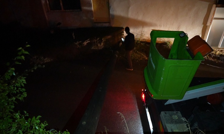 Son Gelişme: Gümüşhane'de aynı elektrik direği 80 yaşındaki kadının bahçesine ikinci kez devrildi: Gelişmeler