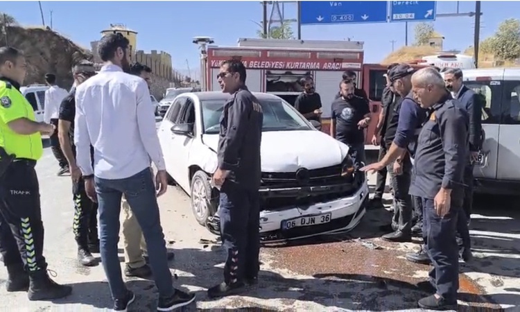 Son Gelişme: Hakkari Yüksekova'da iki aracın çarpıştığı kazada 2 kişi yaralandı ve Merak Edilenler