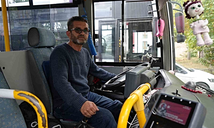 Son Gelişme: Halk otobüsünde unutulan para dolu çanta sahibine teslim edildi | İşte Tüm Ayrıntılar