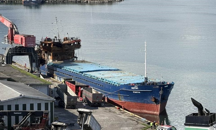 Son Gelişme: Hasarlı Fortis gemisi Giresun Limanı'na yanaştırıldı, yanık kokusu endişe yarattı: Gelişmeler Tak