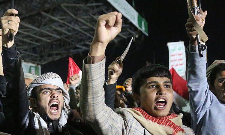 Son Gelişme: Husiler Babülmendep'e ilerleyerek Suudi petrol ihracatını tehdit ediyor | İşte Tüm Ayrıntılar