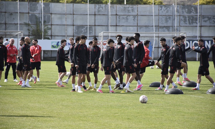 Son Gelişme: İsmet Taşdemir, Sivasspor'un transfer tahtasını belki açamayacaklarını söyledi - Son Dakika Bilgi