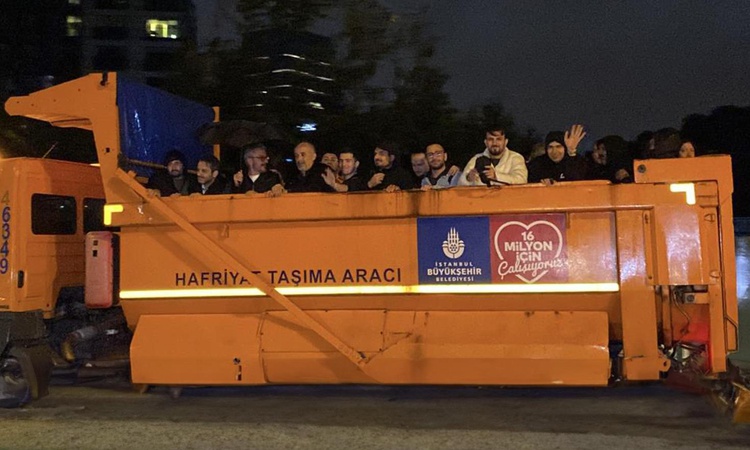 Son Gelişme: İstanbul'da inanılmaz kurtarma! 200 kişiyi böyle tahliye ettiler ve Merak Edilenler