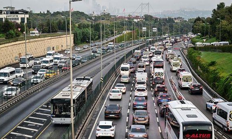 Son Gelişme: İstanbul'da trafik var mı? SON DAKİKA! 26 Eylül Cumartesi hangi ilçelerde trafik var, hangi yolla