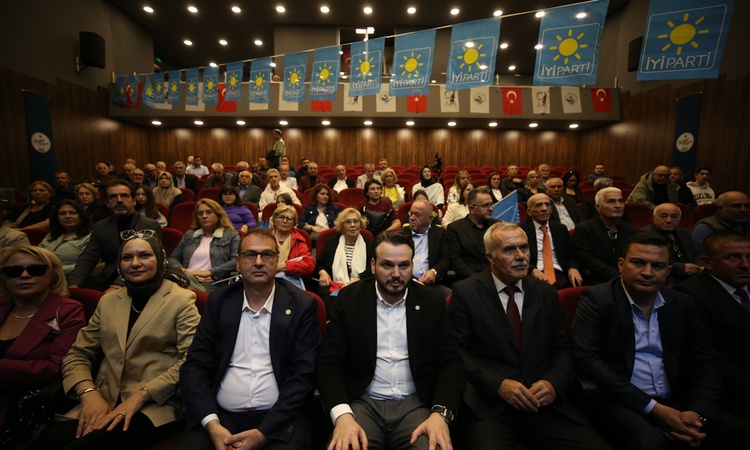 Son Gelişme: İYİ Partili Cenk Özatıcı Çanakkale'de milliyetçiliği millete fayda olarak tanımladı ve Merak Edil
