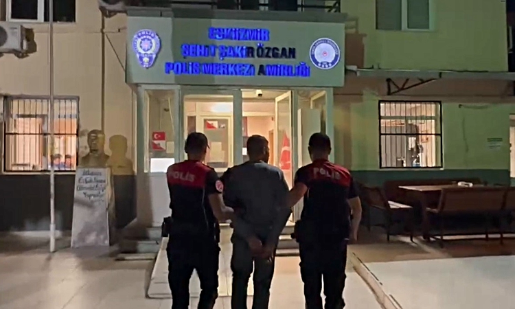 Son Gelişme: İzmir'de 21 yıl 8 ay 25 gün kesinleşmiş hapis cezası olan cezaevi firarisi yakalandı: Gelişmeler