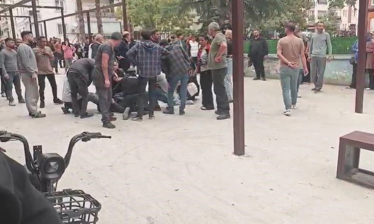 Son Gelişme: Isparta Yalvaç'ta bıçaklı kavgada 1 kişi yaralandı, şüpheli yakalanarak gözaltına sevk edildi: Ge