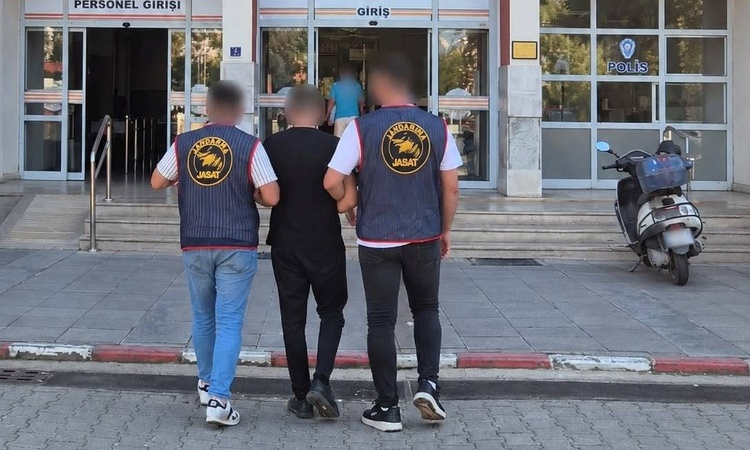 Son Gelişme: Jandarma Aydın'ın Bozdoğan ilçesinde 21 yıl 2 ay hapis cezası olan hükümlüyü yakaladı ve Merak Ed