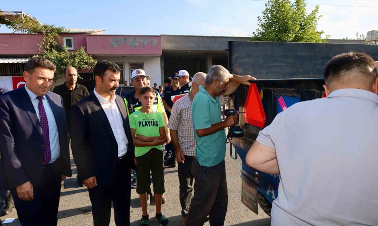 Son Gelişme: Kahta'da ilçe genelinde çiftçilere 800 traktör reflektörü dağıtılacak ve Merak Edilenler
