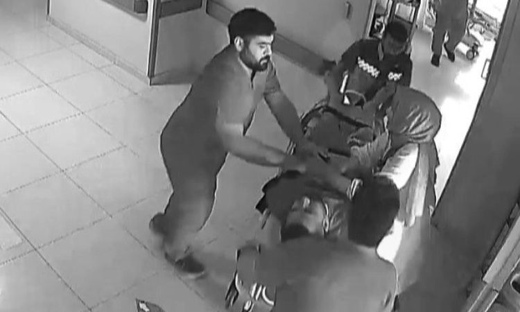 Son Gelişme: Kalbi iki kez duran hasta doktoruna çiçekle teşekkür etti | İşte Tüm Ayrıntılar