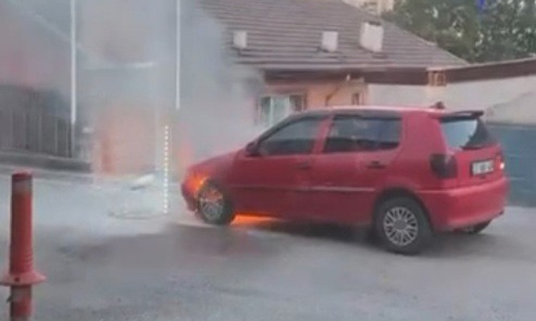 Son Gelişme: Karabük'te park halindeki bir otomobilde yangın çıktı, itfaiye alevleri söndürdü - Son Dakika Bil