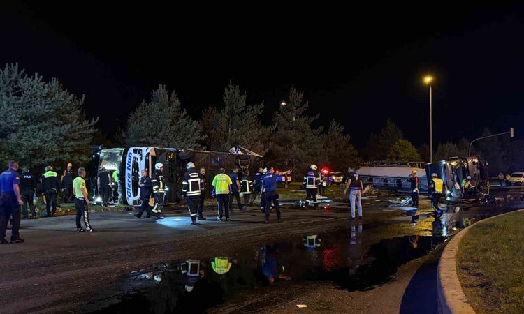 Son Gelişme: Kayseri’de feci kaza: Yolcu otobüsü ile yakıt tankeri taşıyan tır çarpıştı: 30 yaralı: Gelişmeler