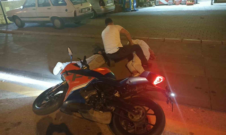 Son Gelişme: Keçiören'de motosiklet çalan 2 hırsız kamerada, Altındağ'da yakalanıp hakkında tutuklama kararı v